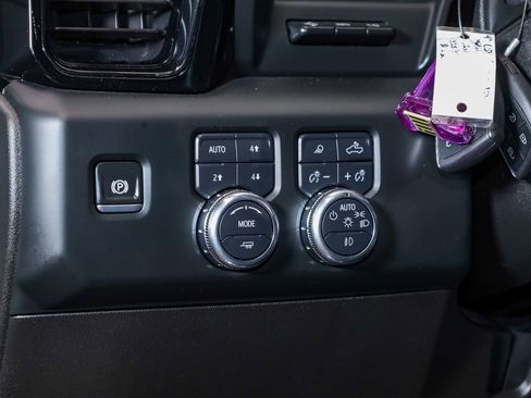 Used 2025 GMC Sierra 3500 AT4 w/ AT4 Premium Plus Package image 22