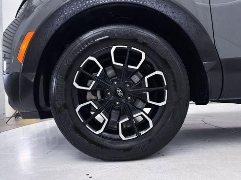 Used 2023 Hyundai Santa Cruz SEL Premium image 16