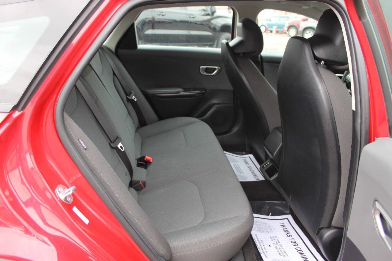 Used 2025 Kia K4 FWD image 11
