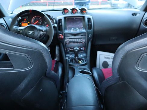 Used 2020 Nissan 370Z NISMO image 26