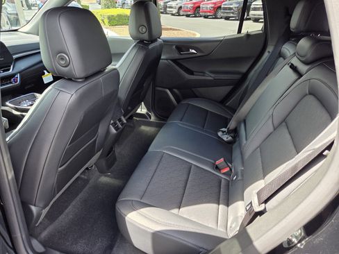 New 2026 Chevrolet Equinox LT w/ Convenience Package II FWD image 6