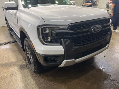 Used 2024 Ford Ranger Lariat w/ FX4 Off-Road Package image 4