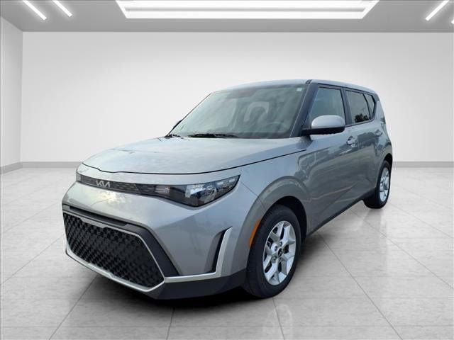 Used 2024 Kia Soul LX w/ Option Group 015 FWD image 8
