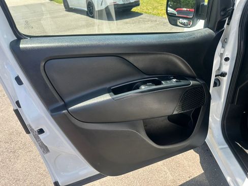 Used 2018 RAM ProMaster City Tradesman FWD image 11
