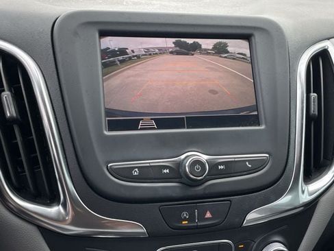 Used 2022 Chevrolet Equinox LT FWD image 18