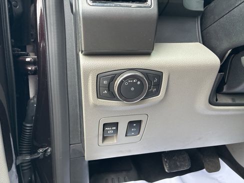 Used 2019 Ford F150 XLT w/ Equipment Group 302A Luxury image 16