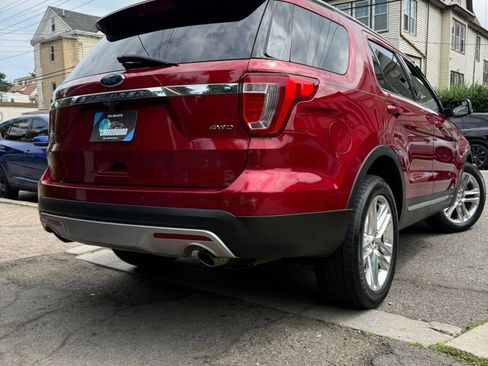 Used 2016 Ford Explorer XLT w/ Equipment Group 202A image 6