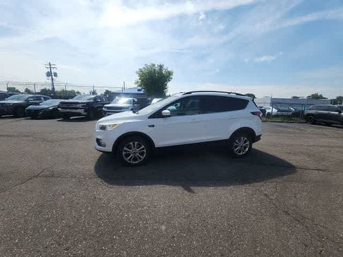 Used 2018 Ford Escape SE w/ SE Sync 3 Package AWD/4WD image 22