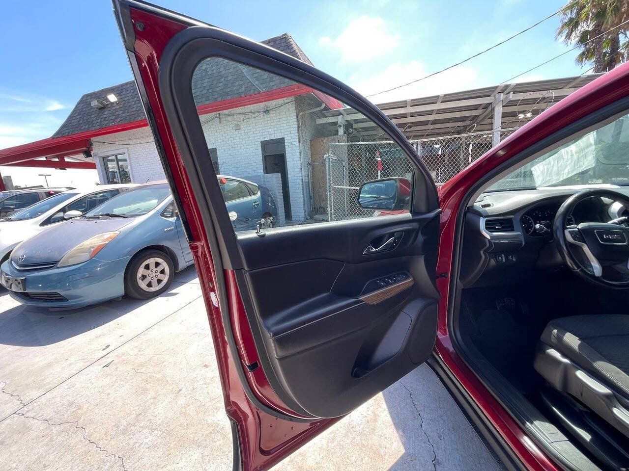 Used 2018 GMC Acadia SLE AWD/4WD image 9