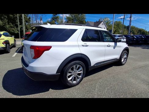 Used 2023 Ford Explorer XLT w/ Equipment Group 202A AWD/4WD image 8