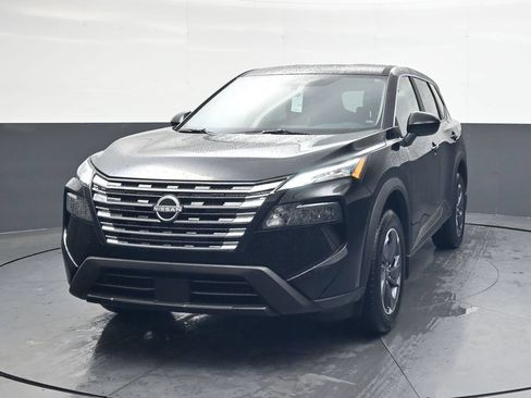 Certified 2026 Nissan Rogue SV FWD image 13