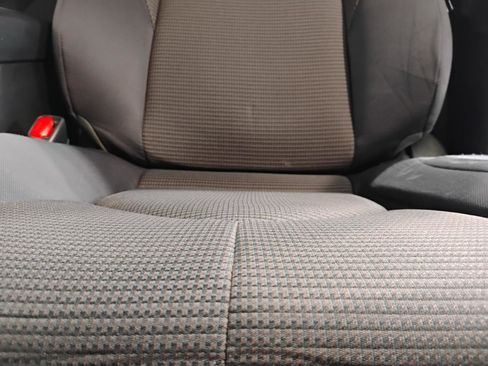 Used 2021 Toyota Highlander L image 44