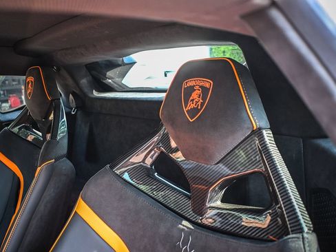 Used 2024 Lamborghini Huracan Tecnica RWD image 19