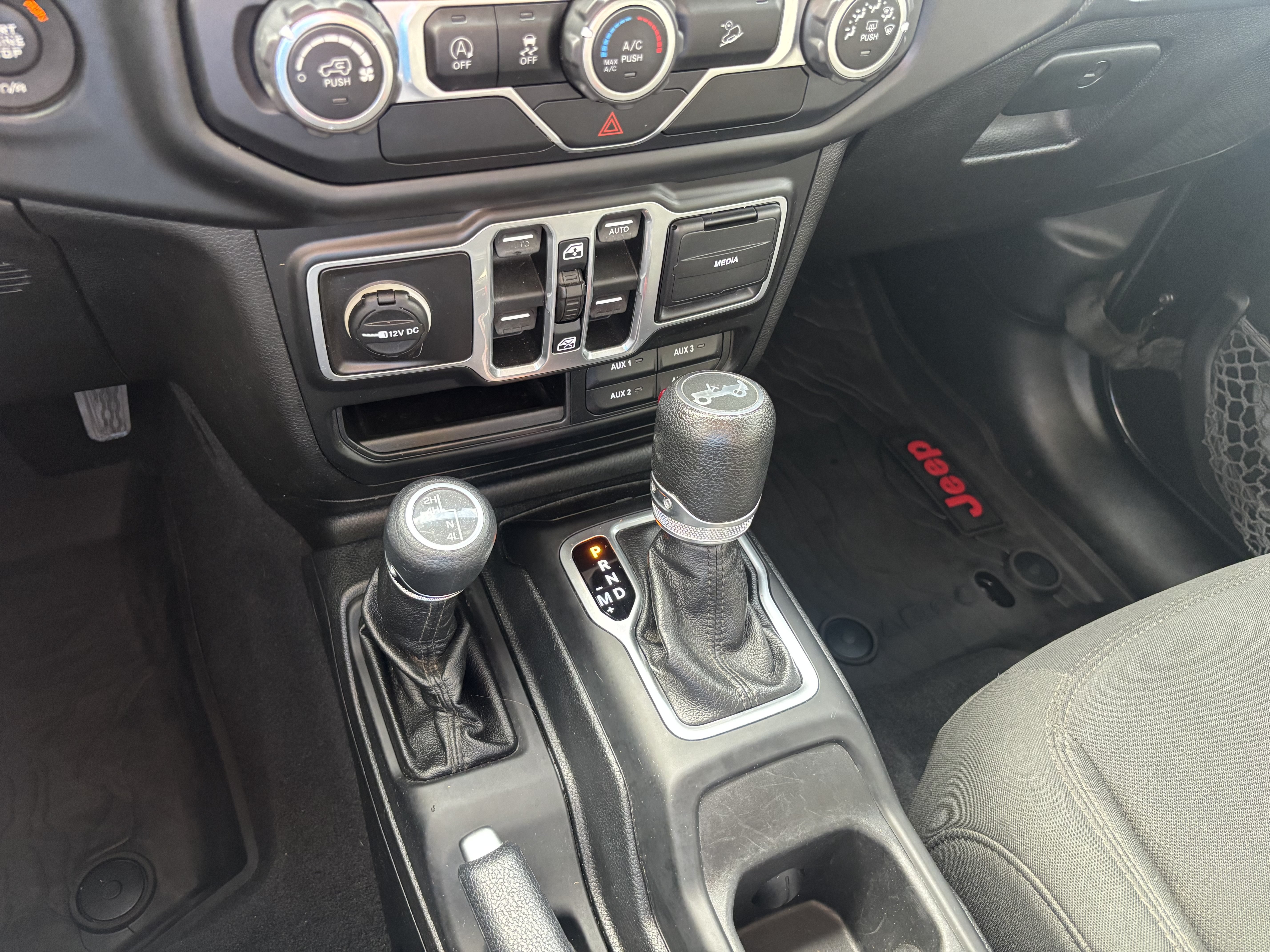 Used 2018 Jeep Wrangler Unlimited Sport S AWD/4WD image 17