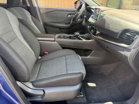 Used 2022 Nissan Rogue SV AWD/4WD image 18