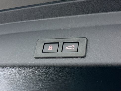 Used 2025 Subaru Ascent Premium image 31