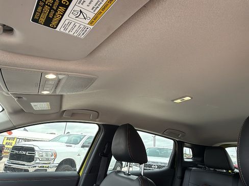 Used 2025 Nissan Kicks SR FWD image 9