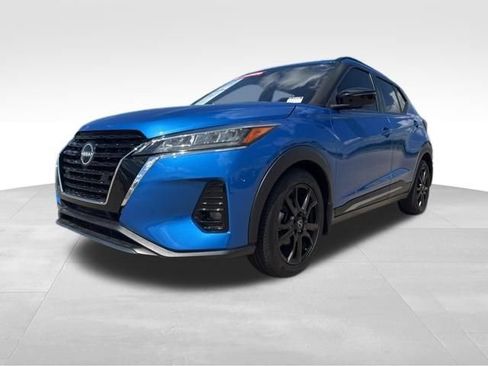 Used 2023 Nissan Kicks SR FWD image 5