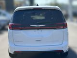 New 2026 Chrysler Pacifica Select image 4