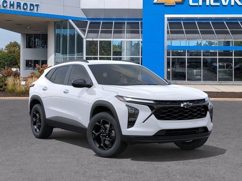 New 2026 Chevrolet Trax LT w/ Driver Confidence Package FWD image 7