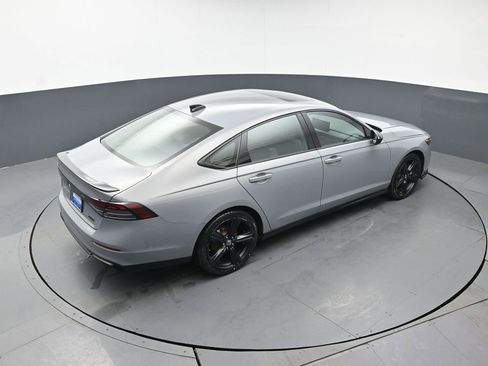 Used 2024 Honda Accord Sport image 40