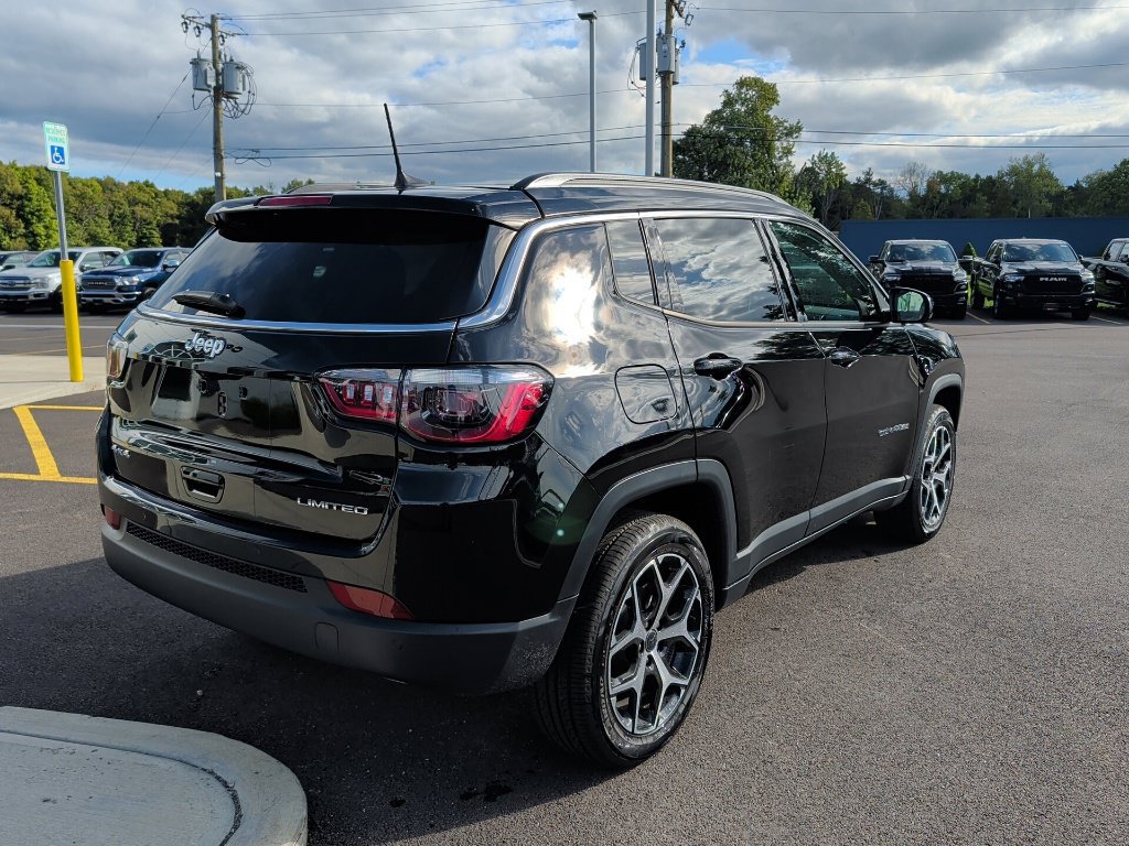 New 2026 Jeep Compass Limited AWD/4WD image 9