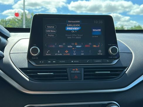 Used 2022 Nissan Altima 2.5 SV FWD image 19