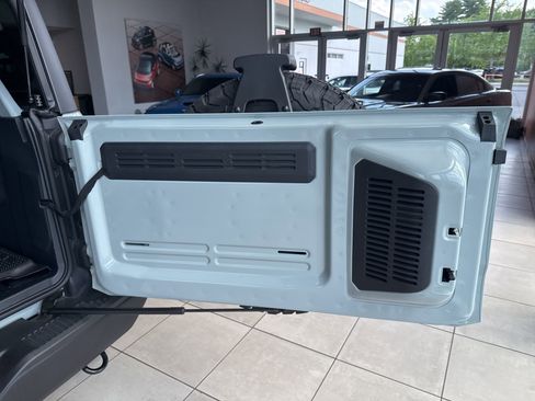 Used 2024 Ford Bronco Badlands image 22