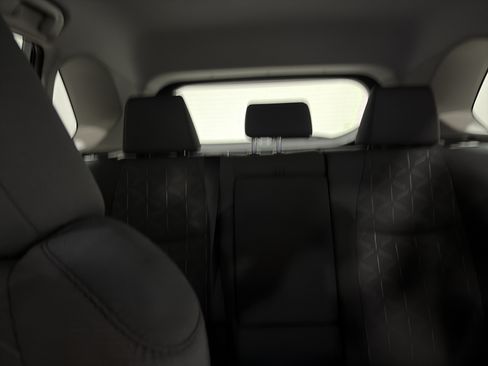 Used 2025 Toyota RAV4 XLE AWD/4WD image 31