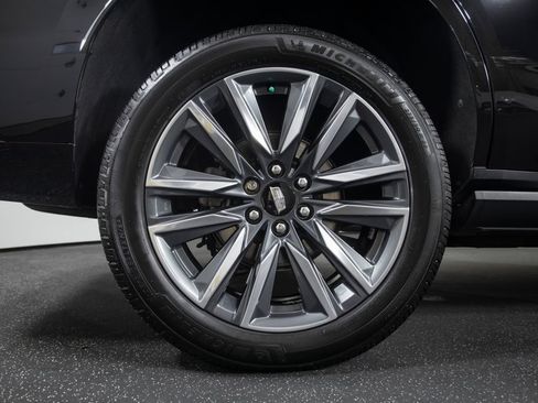 Used 2022 Cadillac Escalade Sport Platinum w/ Heavy-Duty Trailer Package AWD/4WD image 20