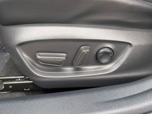 Used 2022 Toyota Camry SE AWD/4WD image 16