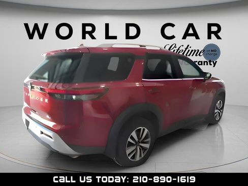 Used 2024 Nissan Pathfinder SL image 7