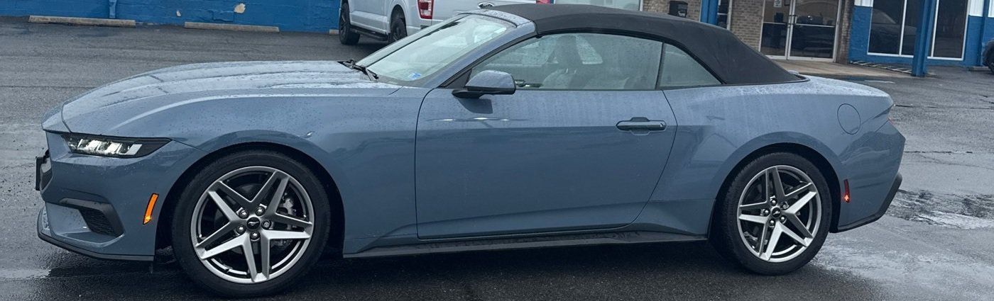Used 2024 Ford Mustang Convertible RWD image 7