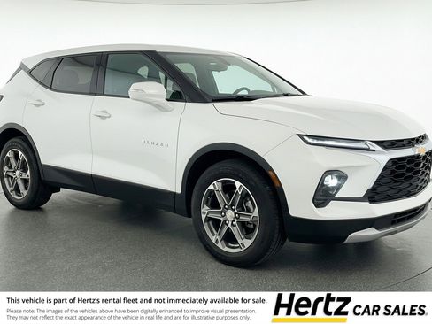 Used 2025 Chevrolet Blazer LT image 1