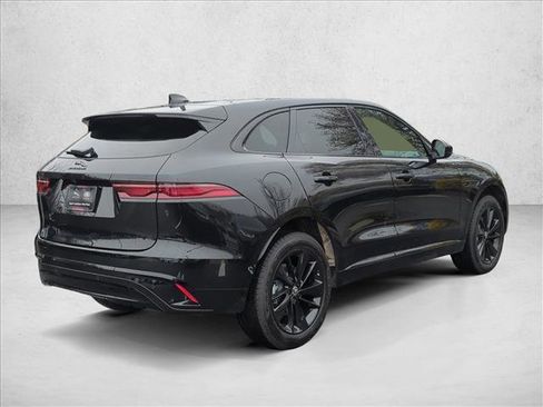 Used 2025 Jaguar F-PACE R-Dynamic S AWD/4WD image 5