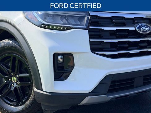 Certified 2025 Ford Explorer Active w/ Active Comfort Package RWD image 3