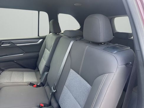 Used 2025 GMC Acadia Elevation image 19