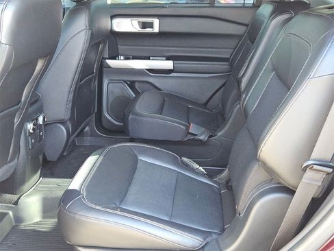 Used 2023 Ford Explorer Limited w/ Limited Technology Package image 21