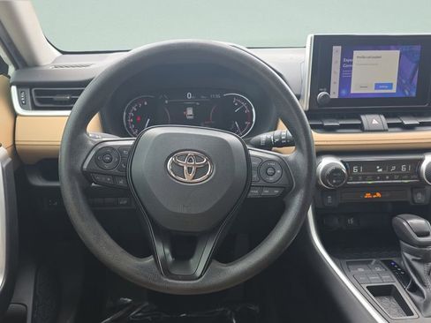 Used 2023 Toyota RAV4 XLE w/ Convenience Package image 15