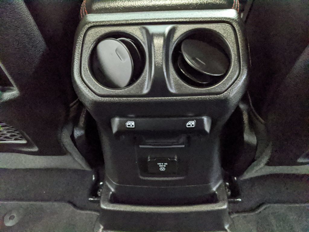 Used 2021 Jeep Wrangler Unlimited Rubicon AWD/4WD image 18