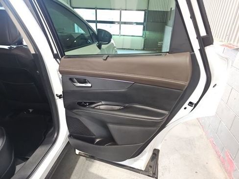 Certified 2025 Nissan Murano Platinum w/ Cargo Package AWD/4WD image 17