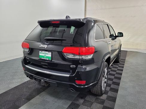 Used 2017 Jeep Grand Cherokee Overland AWD/4WD image 9