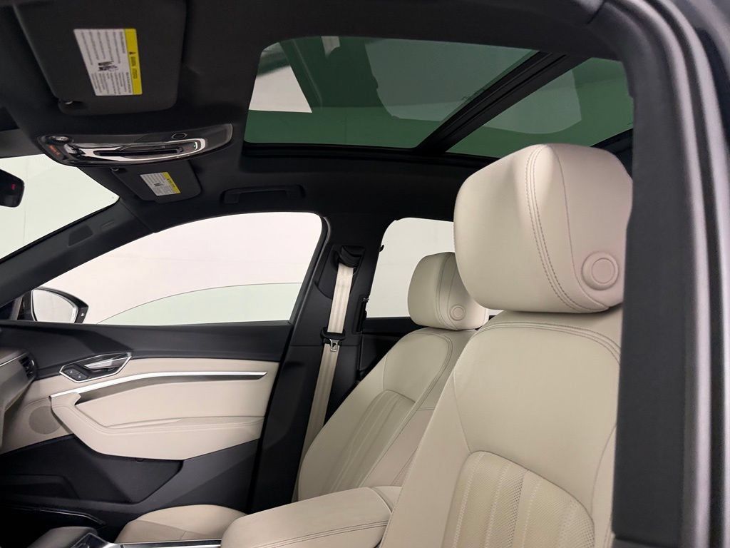Used 2024 Audi Q8 e-tron Premium Plus w/ Premium Plus Package AWD/4WD image 20