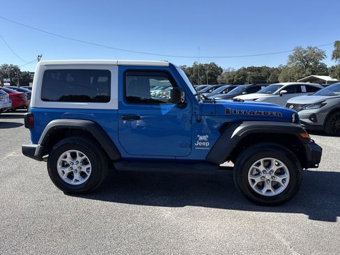 Used 2021 Jeep Wrangler Sport image 6