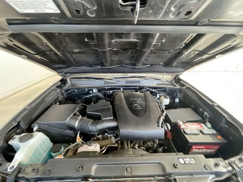 Certified 2019 Toyota Tacoma SR AWD/4WD image 24