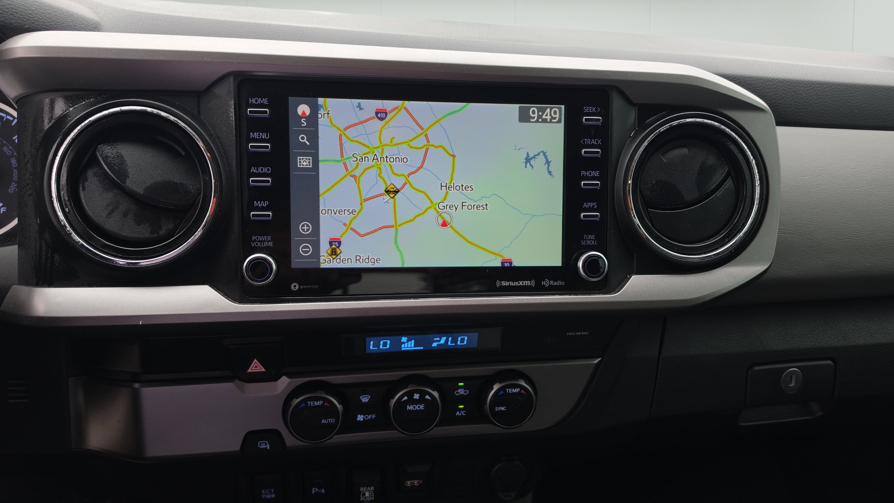 Used 2021 Toyota Tacoma SR5 RWD image 18