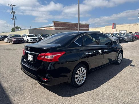 Used 2016 Nissan Sentra S image 6