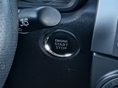 Used 2022 Toyota 4Runner SR5 AWD/4WD image 11