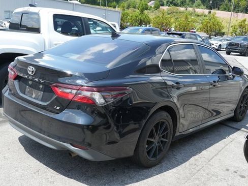 Used 2021 Toyota Camry LE FWD image 12