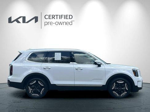Certified 2023 Kia Telluride EX w/ EX Captain's Chair Package FWD image 3